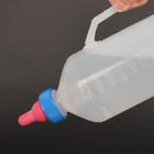 Pequeña botella de alimentación del becerro del PE 1L luz blanca del peso del color 0.1KG rápidamente